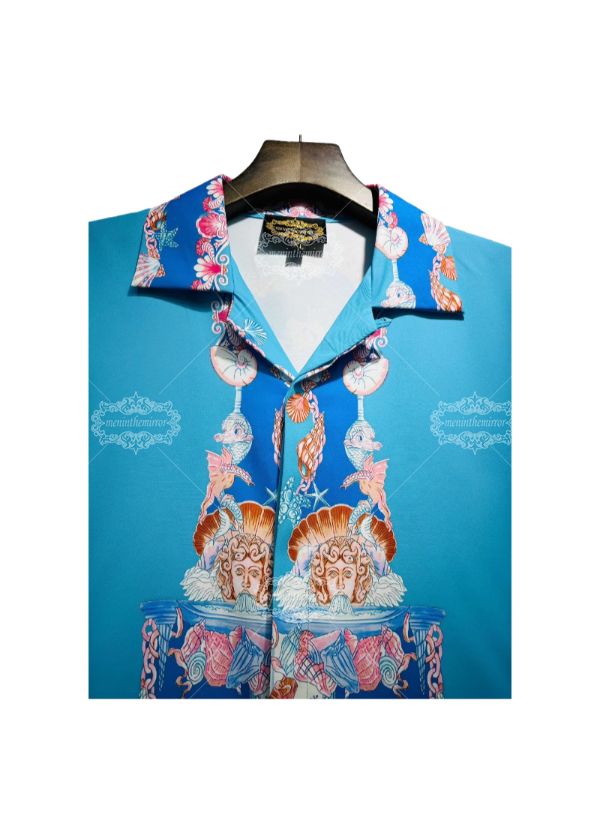 ब्लू कंट्रास्ट बारोक प्रतीक टी | गैलरी लक्स