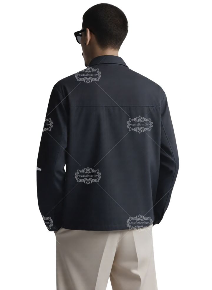 काली अमीरी स्क्रिप्ट लोगो शर्ट | अवकाश कॉलर