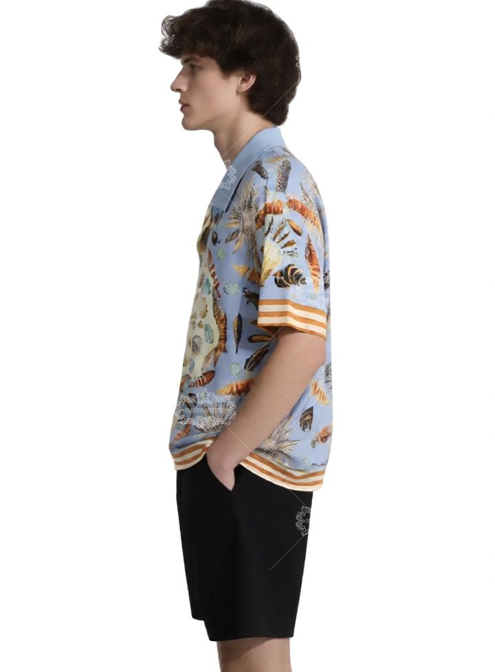 हल्का नीला सीशेल मैरीटाइम प्रिंट शर्ट | रेट्रो रिज़ॉर्ट शॉर्ट