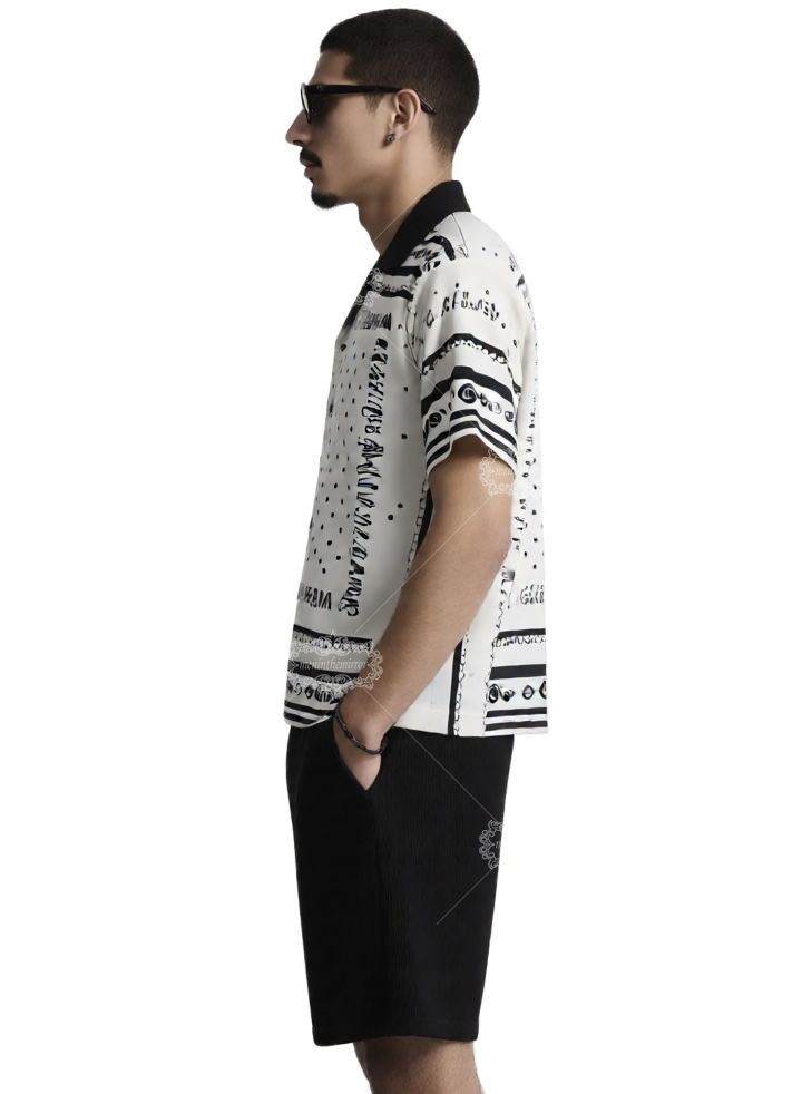 मोनोक्रोम पोल्का डॉट बॉर्डर छोटी आस्तीन वाली शर्ट | रेट्रो सिल्क-स्कार्फ़ लक्स